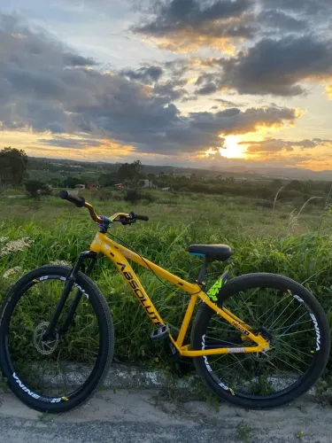 Vende-se bicicleta 