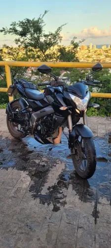 Dominar 200