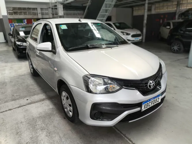 Toyota Etios X 1.3 Flex 16V 5P Mec. 2021