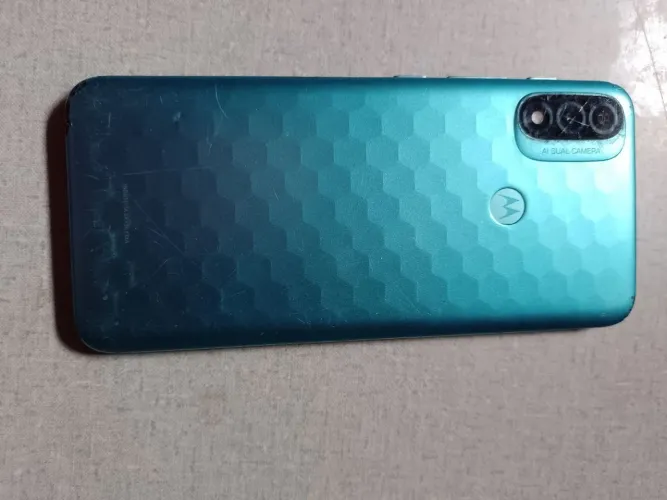 Moto e20