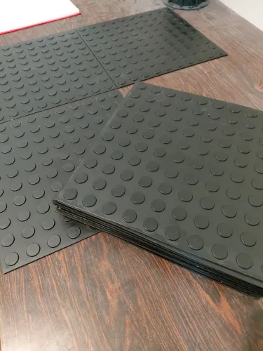 Piso borracha moeda 30x30cm