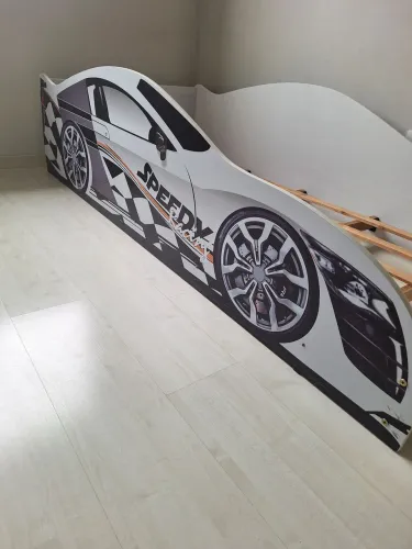 Cama de solteiro infantil carro