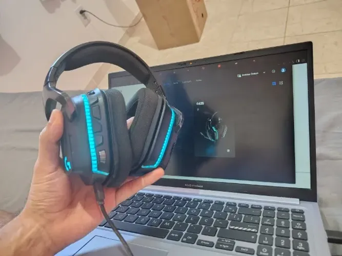 Headset Gamer Logitech G635 7.1 Dolby Surround com RGB LIGHTSYNC para PC e CONSOLES