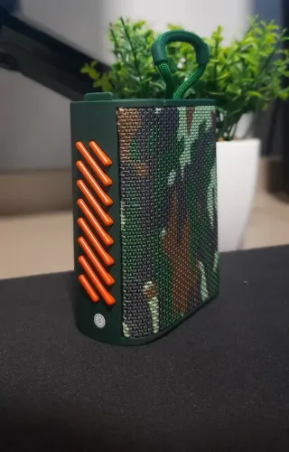 Caixa de Som Bluetooth Camuflada com LED - R$ 80