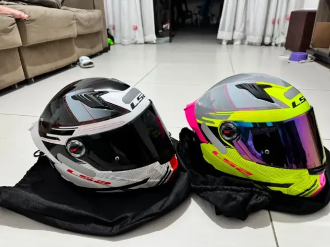 Vendo Kit com 2 capacetes LS2 FF358 Originais - Tamanho 60 (XL)