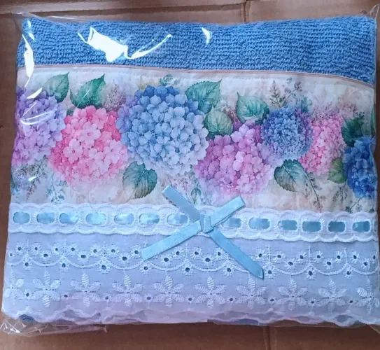 Vende-se conjunto de toalha banho e rosto
