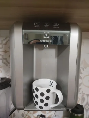 Purificador de água Electrolux PE11X com defeito