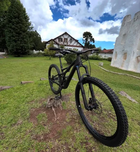 SPECIALIZED STUMPJUMPER TAMHO S3 (MUITO NOVA APENAS 50km rodado)