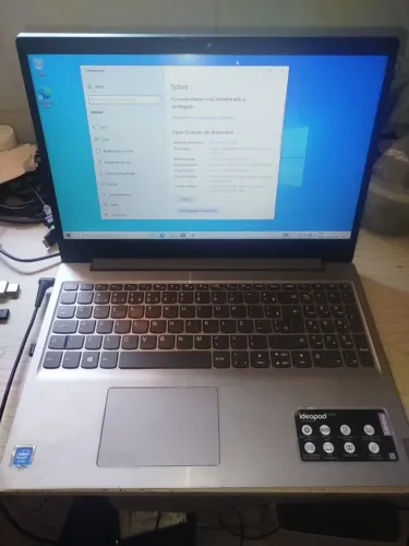 Notebook Lenovo Celeron c/ defeito teclado