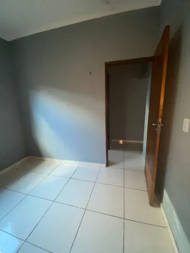 ALUGO CASA 3/4
