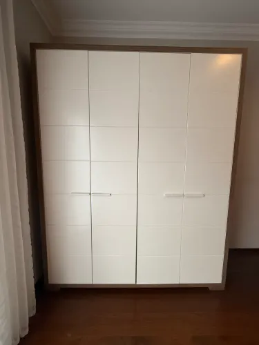 Guarda-Roupa Quater 4 Portas MDF Branco com Gavetas