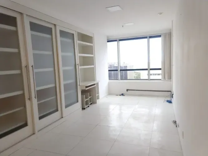 Centro do Rio - Sala comercial de 42m², no Ed. Cândido Mendes (Assembleia, 10)