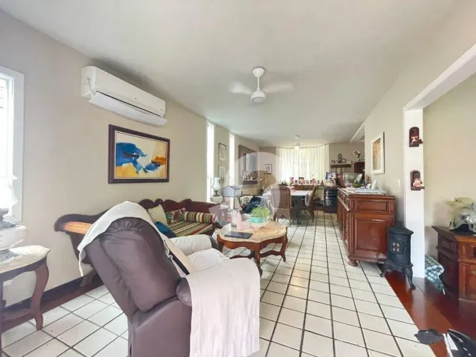 Casa com 5 dormitórios à venda, 379 m² por R$ 2.600.000,00 - Itacoatiara - Niterói/RJ
