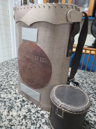 Mateira em couro.