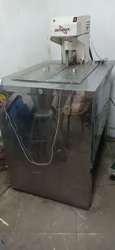 Máquina de picolé e sorvete.
