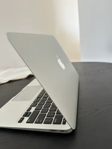 MacBook Air 11?