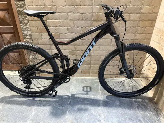 Bike full suspensão GIANT SÓ 10k