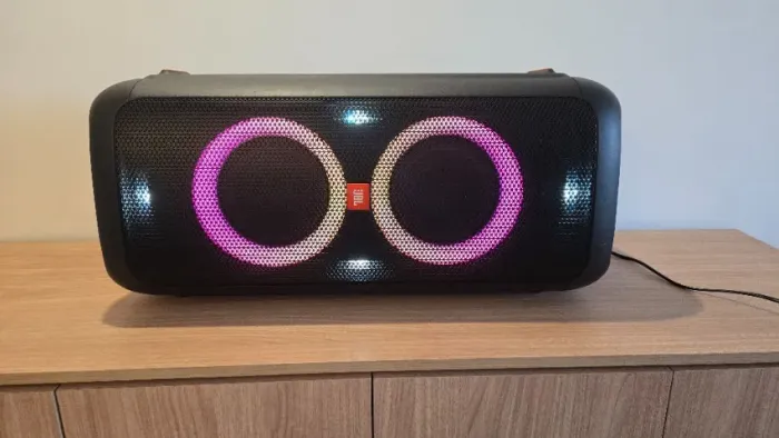 Caixa de som JBL Party Box 200 + Microfones