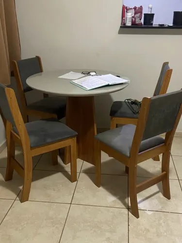 Mesa de jantar 4 lugares
