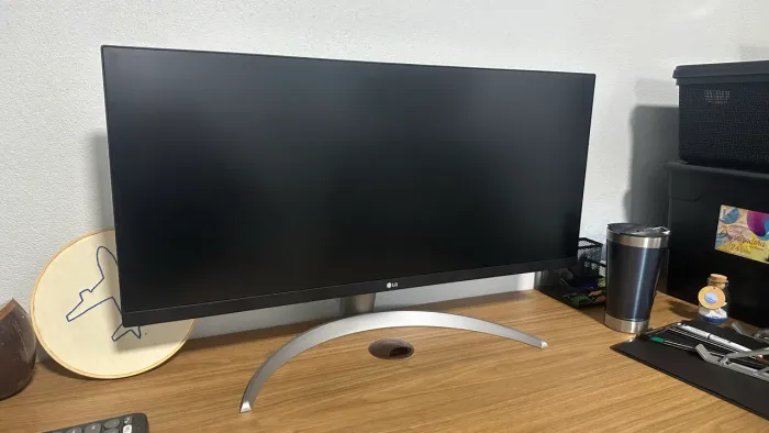 Monitor LG Ultrawide IPS