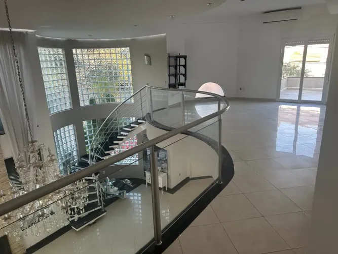 Casa de condomínio para venda possui 343 metros quadrados com 3 quartos