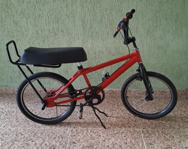 Bicicleta BMX Aro 20 Estilosa - Totalmente Reformada e com Pneus Novos!