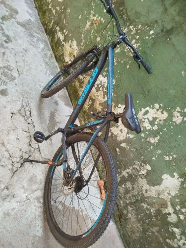 Bicicleta GTS aro 29, 21 marchas semi nova,tudo perfeito