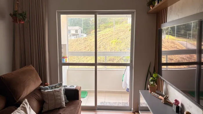 Porta sacada alumínio em perfeito estado - aceito negociar 