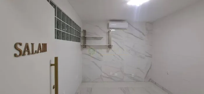 Sala Comercial com 30 m² para Alugar no bairro Itaguaçu, em Florianópolis.