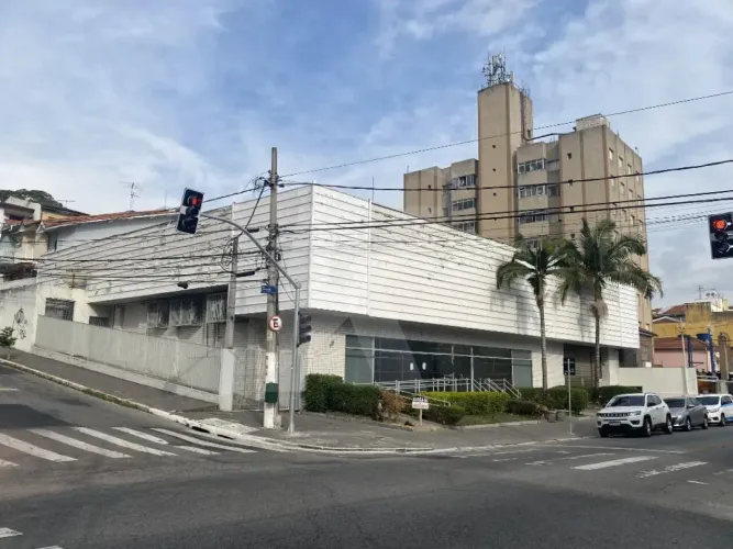 Prédio Comercial Parada Inglesa área útil 1.196m² e 25 vagas.