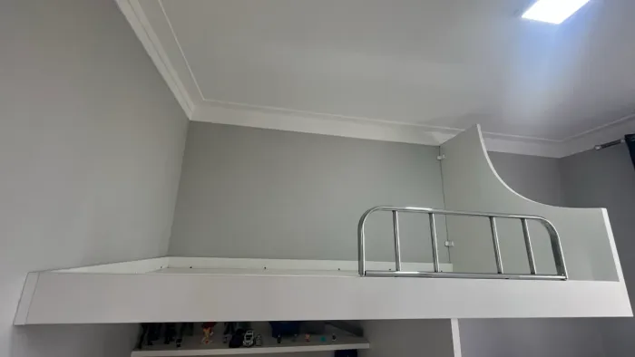 Cama de solteiro em MDF 100%