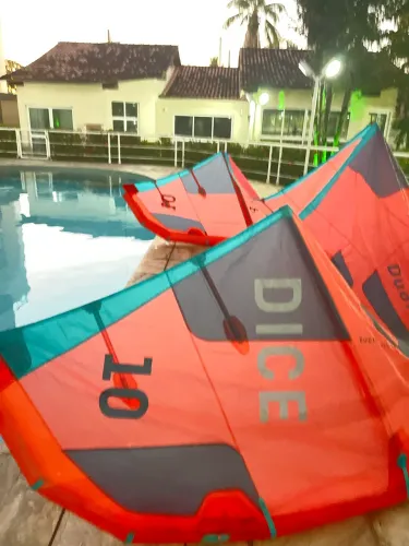 Kitesurf Duotone Dice 10m 2023 ESTADO DE NOVO OPORTUNIDADE