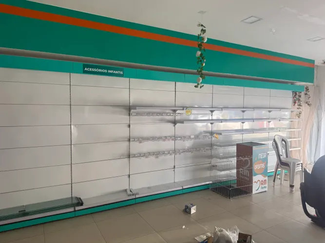 Balcão e armários para farmácia, mercadinho, loja, escritório etc?