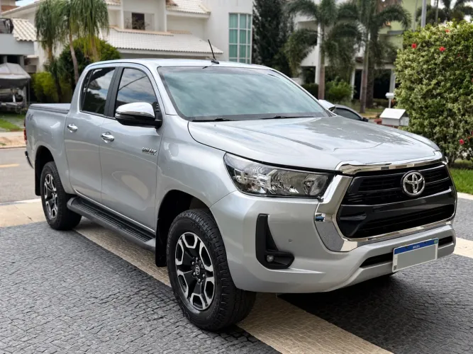 Toyota Hilux CD SRV 4X4 2.8 TDI Diesel Aut. 2021