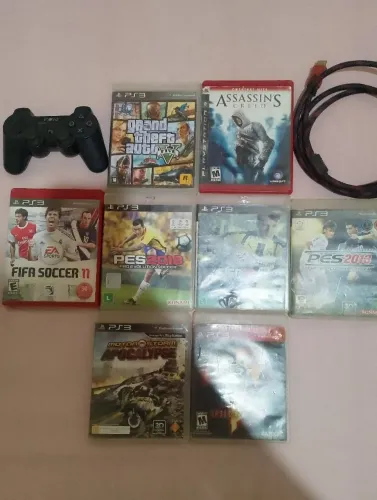 Kit PS3: GTA 5 + Resident Evil + AC + 2 Fifas + 2 pes Controle Sem Fio e HDMI