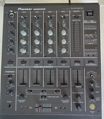 Mixer Pioneer DJM-600 revisado - serigrafia nova, 100%