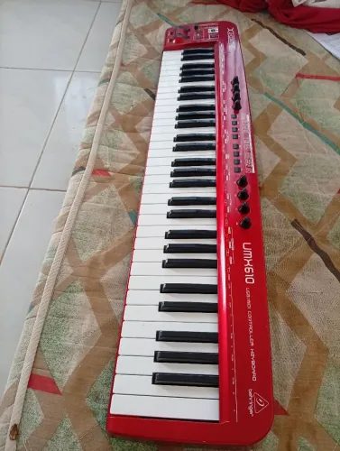 Controlador Behringer umx 610
