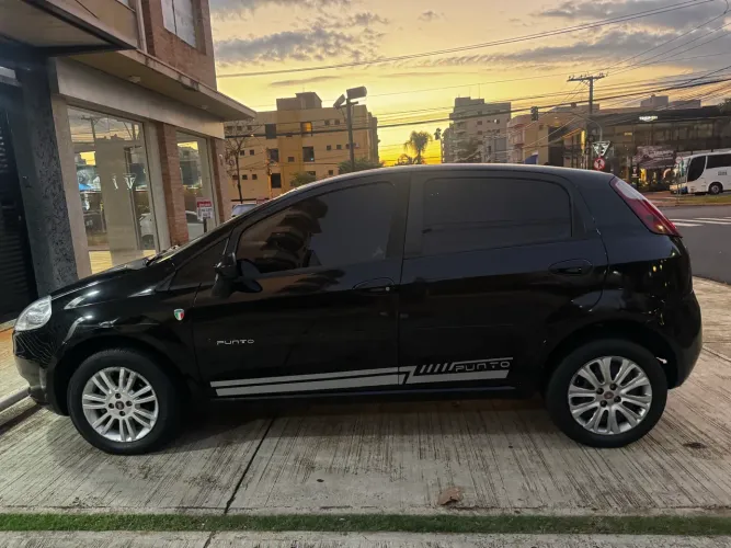 Fiat Punto Attractive Italia 1.4 F.flex 8V 5P 2012