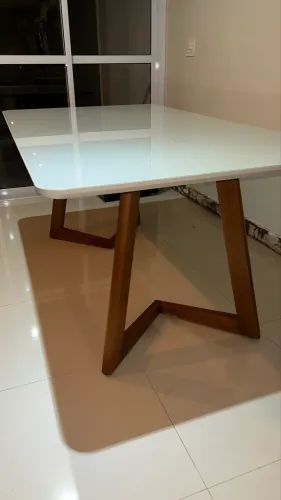 Mesa para sala de jantar retangular com vidro para 6 lugares