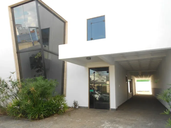 EXCELENTE PRÉDIO COMERCIAL PARA INVESTIMENTO. 12 SALAS.