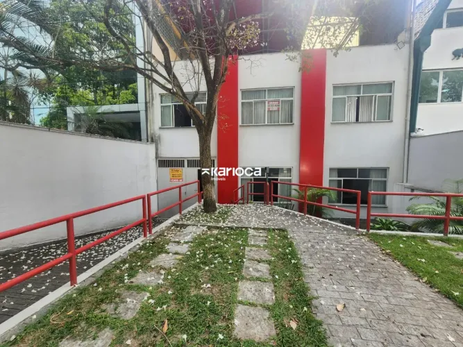 Prédio comercial super bem localizado e com estrutura para filmagem e gravações ideal para