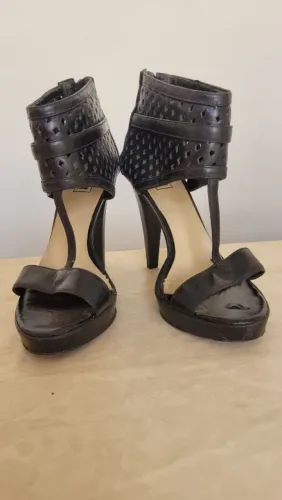 Sandália Salto Alto Meia-Pata Preta - Estilo Moderno (Desapego)
