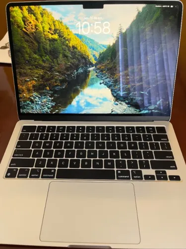 Macbook Air M3 - Prata - 16GB - 256GB