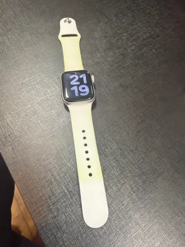 Apple Watch SE 2 40mm GPS + Celullar Cinza + Branco
