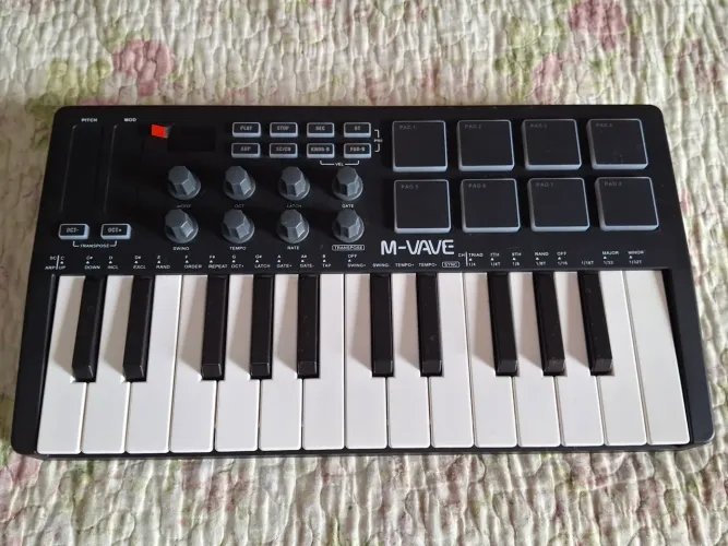 Teclado Controlador MIDI M-VAVE SMK-25 (25 teclas) POUQUÍSSIMO USO