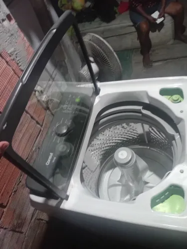 Vendo essa máquina de lavar consul 15kg nova pouco mês de uso telefone *