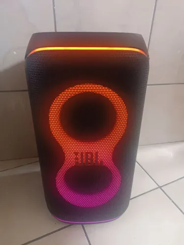 Vendo Caixa JBL 120 Em Estado De uso Impecável Na Garantia e Nota Fiscal