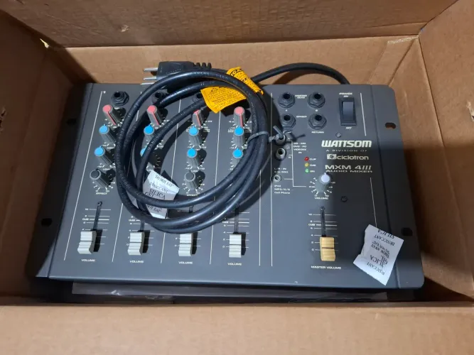 Mesa De Som Mixer Wattsom Mxm 4iii Na Caixa!