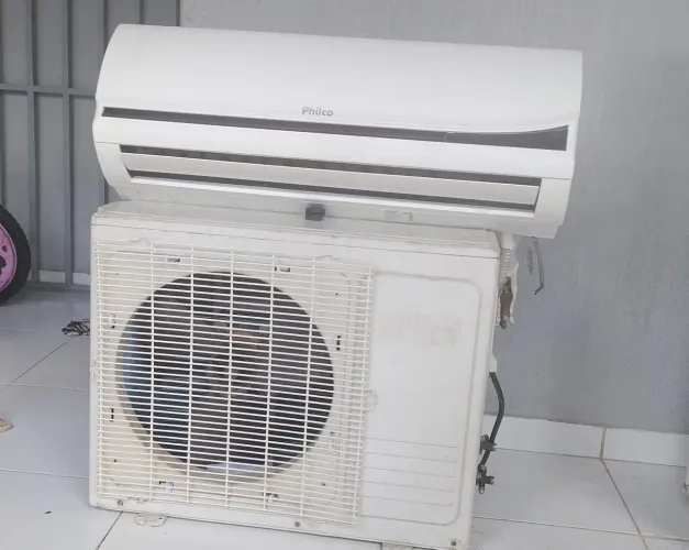 Ar condicionado 9mil BTUs funcionando perfeitamente 