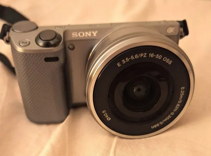 Câmera Fotográfica Sony Alpha NEX-5T
